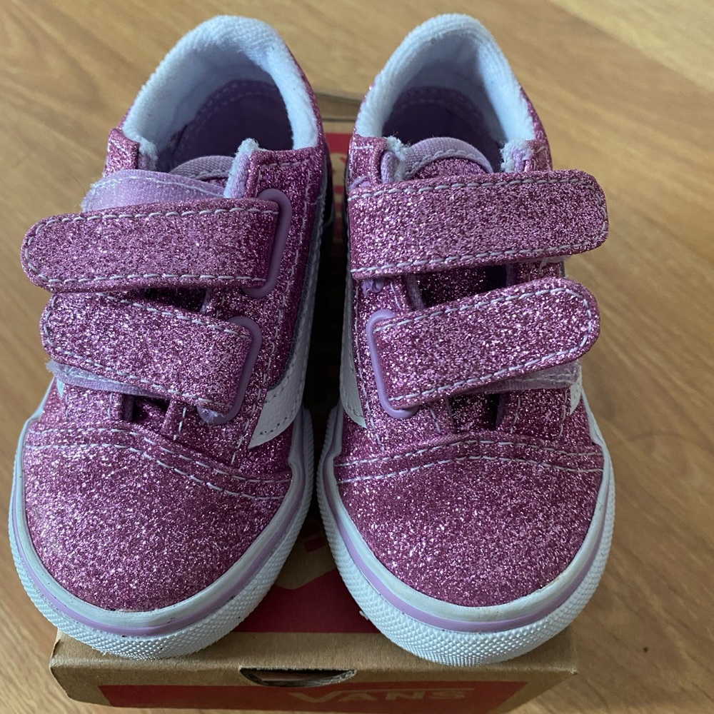 Vans Old Skool toddler size 4.5, pink glitter Velcro.
